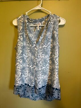 Laundry By Shelli Segal White and Blue Paisley Sleeveless V-Neck Camisole